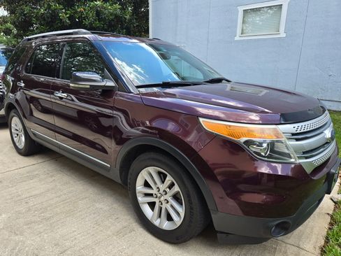 Used 2011 Ford Explorer XLT w/ 202A Rapid Spec Order Code FWD image 4