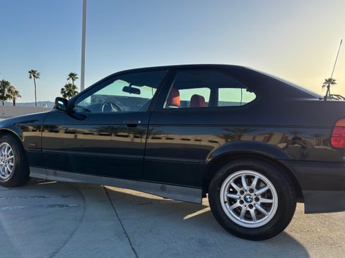 Used 1995 BMW 318ti Hatchback RWD image 4