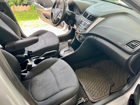 Used 2015 Hyundai Accent GS FWD image 13