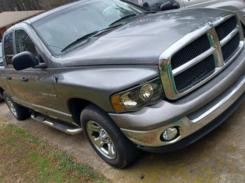 Used 2005 Dodge Ram 1500 Truck SLT image 2