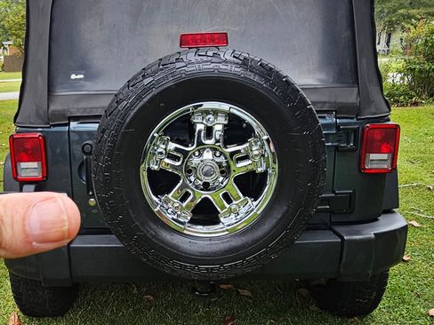 Used 2007 Jeep Wrangler Unlimited X image 5