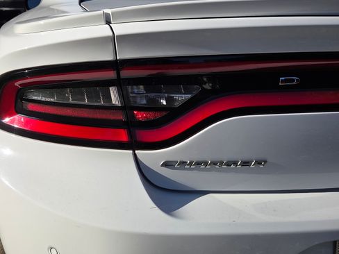 Used 2015 Dodge Charger SXT w/ Plus Group image 8