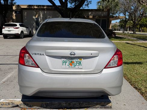 Used 2015 Nissan Versa S image 5