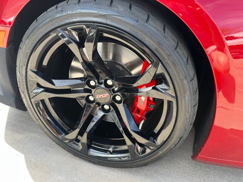Used 2017 Chevrolet Camaro SS RWD image 9