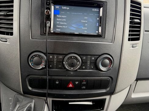 Used 2012 Mercedes-Benz Sprinter 2500 image 20