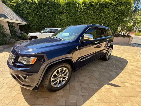 Used 2015 Jeep Grand Cherokee Overland w/ Advanced Technology Group AWD/4WD image 1