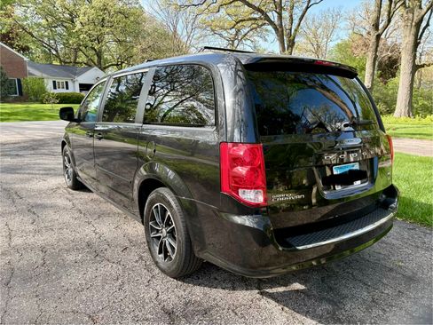 Used 2016 Dodge Grand Caravan R/T FWD image 5