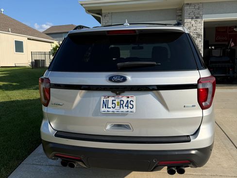 Used 2018 Ford Explorer Sport AWD/4WD image 5