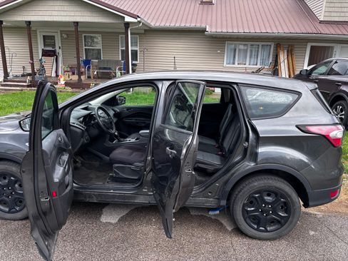 Used 2018 Ford Escape S image 12