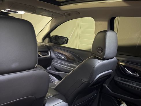 Used 2018 GMC Terrain Denali w/ Advanced Safety Package AWD/4WD image 9