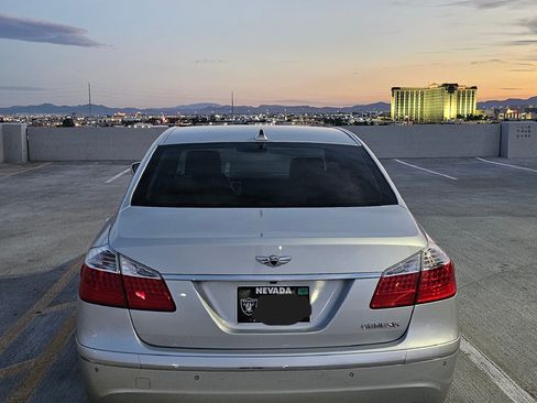 Used 2011 Hyundai Genesis 3.8 w/ Technology Pkg 4 image 15