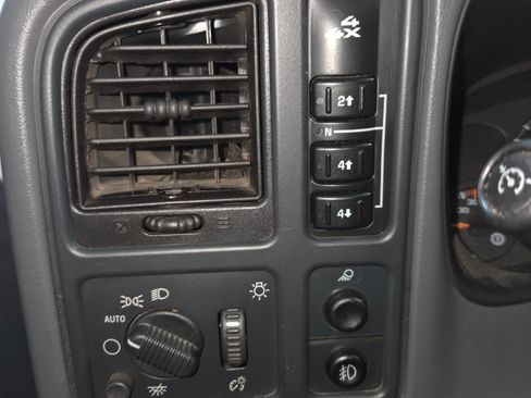 Used 2004 Chevrolet Silverado 3500 LT w/ Heavy-Duty Power Package image 16