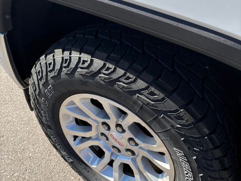 Used 2015 GMC Sierra 1500 SLE image 9