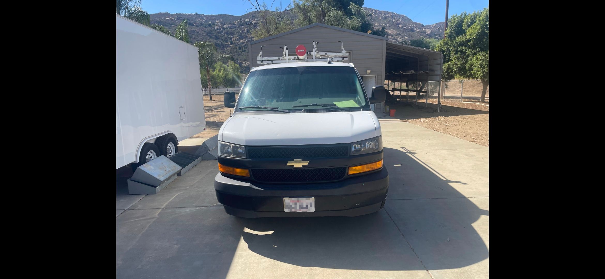 Used 2019 Chevrolet Express 2500 w/ Driver Convenience Package RWD image 1