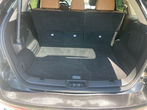 Used 2013 Lincoln MKX FWD image 9