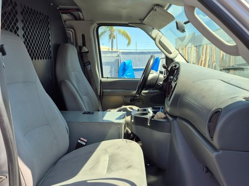 Used 2007 Ford E-250 and Econoline 250 RWD image 13