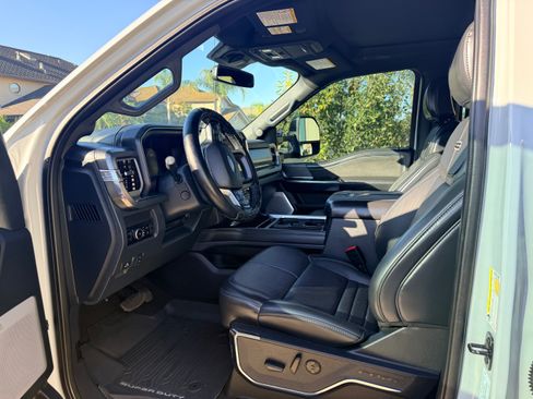 Used 2025 Ford F450 Platinum w/ FX4 Off-Road Package AWD/4WD image 12
