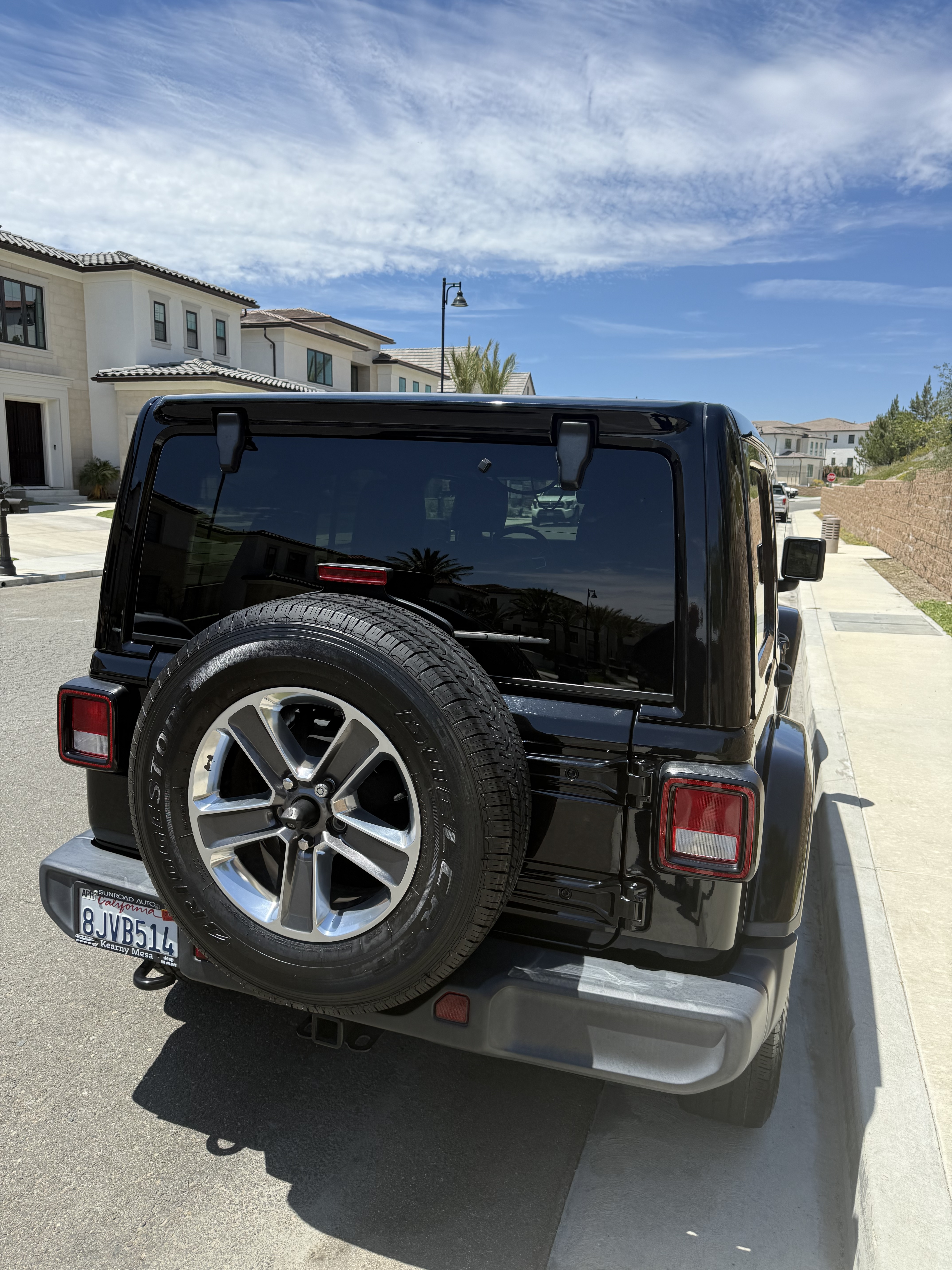 Used 2019 Jeep Wrangler Unlimited Sahara AWD/4WD image 2