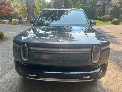 Used 2025 Rivian R1S Adventure AWD/4WD image 2