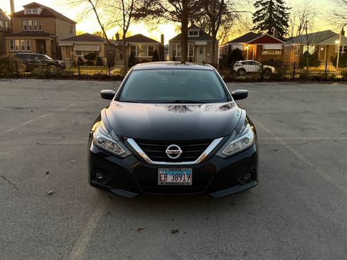 Used 2017 Nissan Altima 2.5 SV image 2