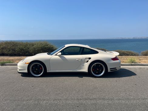 Used 2009 Porsche 911 Turbo image 9