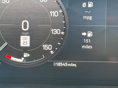 Used 2023 Land Rover Defender 110 X-Dynamic SE image 12