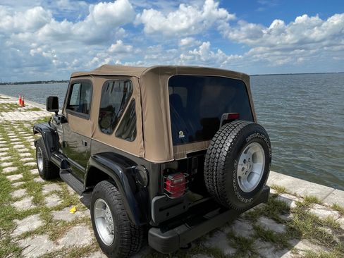 Used 1999 Jeep Wrangler Sahara AWD/4WD image 17