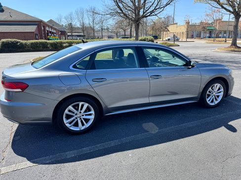 Used 2020 Volkswagen Passat 2.0T SE image 9