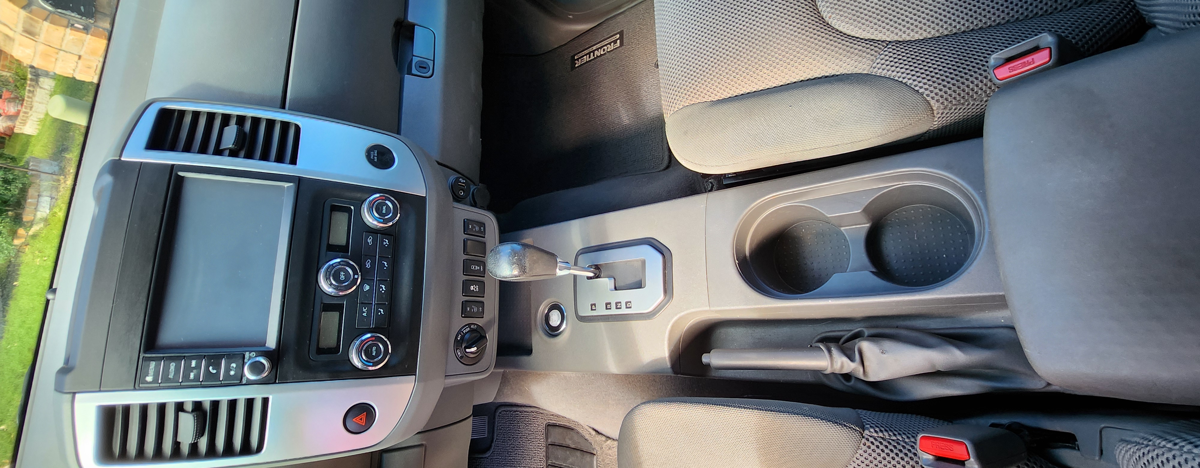 Used 2021 Nissan Frontier SV w/ Midnight Edition Floor Mats AWD/4WD image 10