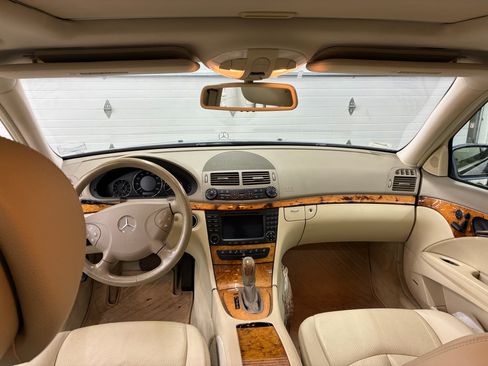 Used 2006 Mercedes-Benz E 320 CDI Sedan image 15