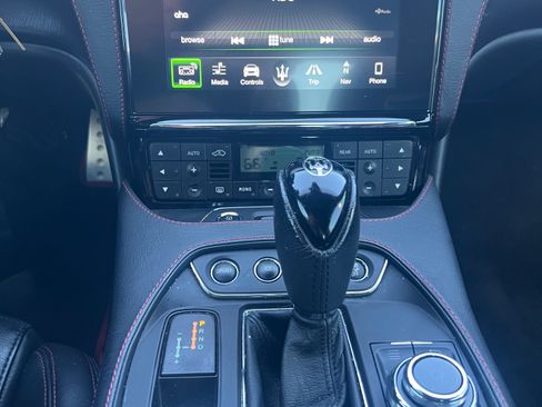 Used 2018 Maserati GranTurismo Sport image 9