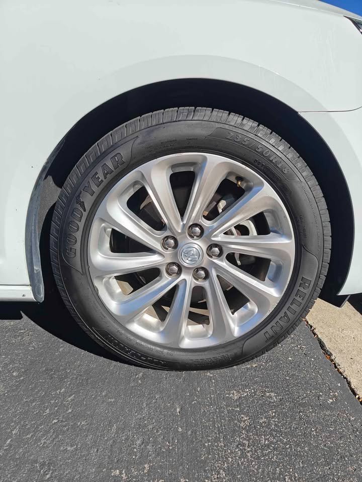 Used 2015 Buick LaCrosse Leather FWD image 16