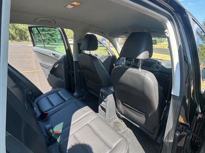 Used 2015 Volkswagen Tiguan SE