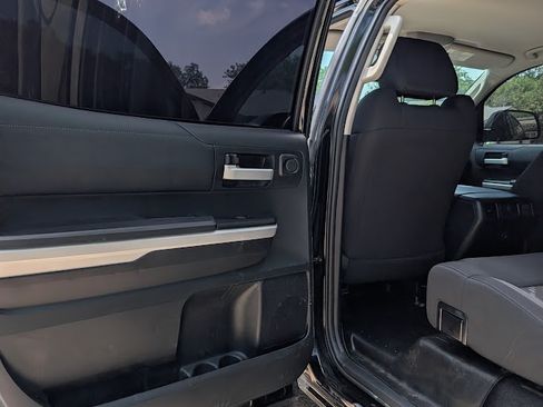 Used 2018 Toyota Tundra SR5 w/ SR5 Upgrade Package RWD image 18