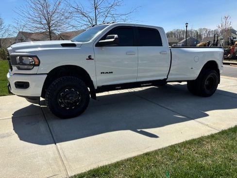 Used 2022 RAM 3500 Big Horn w/ Night Edition image 4