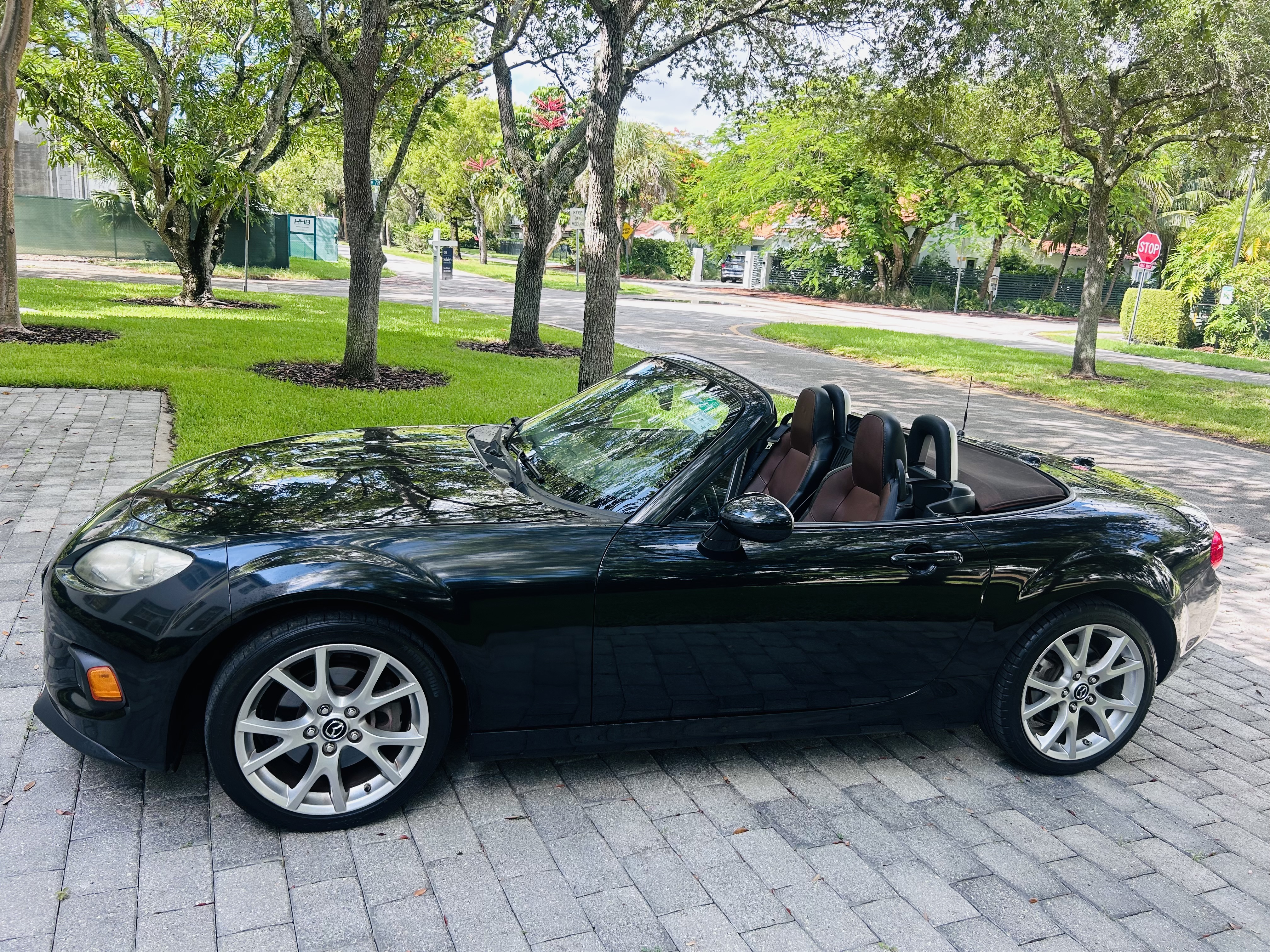 Used 2015 MAZDA MX-5 Miata Grand Touring w/ Premium Package RWD image 2