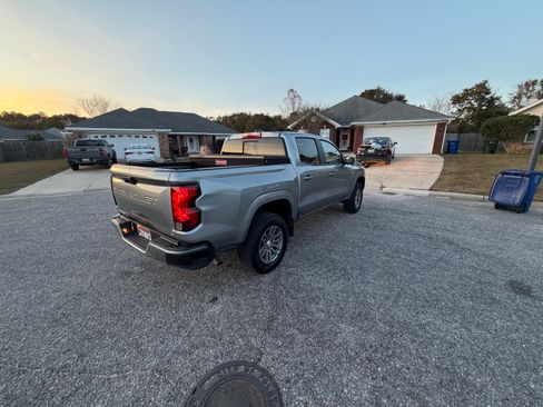 Used 2024 Chevrolet Colorado LT w/ LT Convenience Package image 6