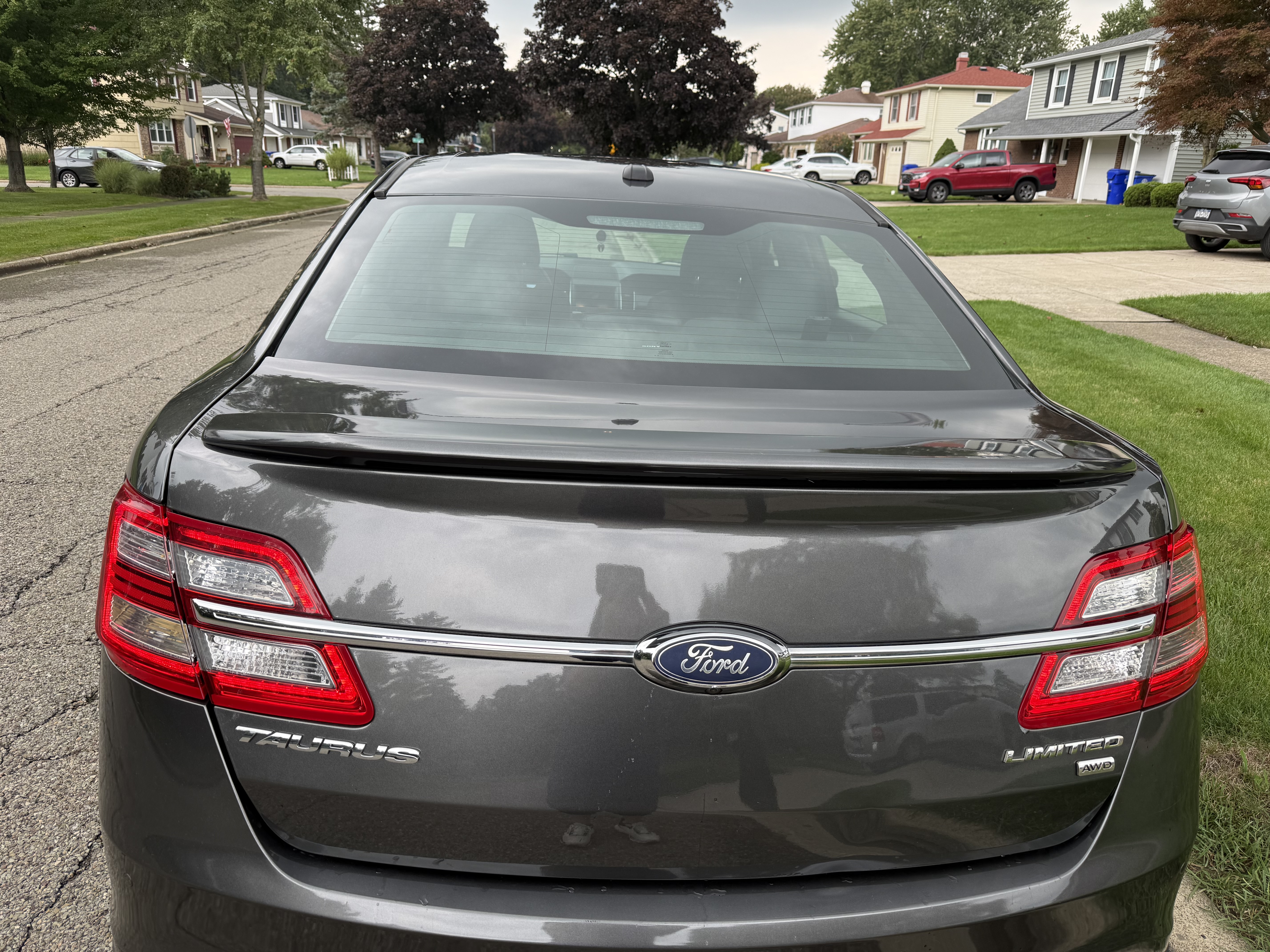 Used 2019 Ford Taurus Limited AWD/4WD image 8
