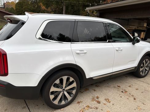 Used 2021 Kia Telluride EX w/ EX Premium Package image 8