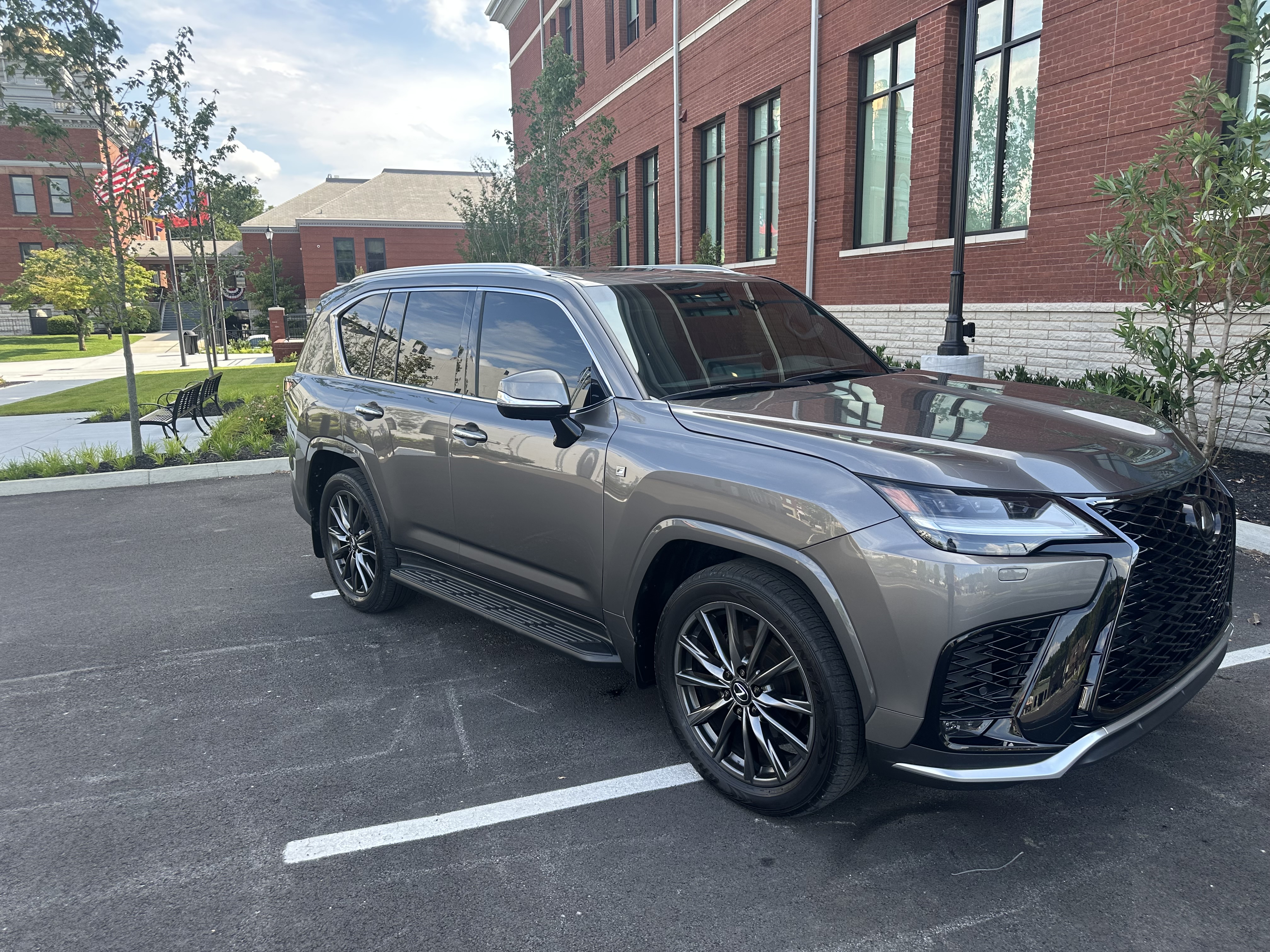 Used 2024 Lexus LX 600 F Sport AWD/4WD image 1