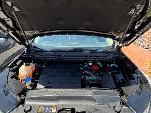 Used 2017 Ford Edge SEL w/ Equipment Group 201A FWD image 9