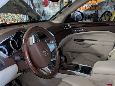 Used 2012 Cadillac SRX Premium image 17