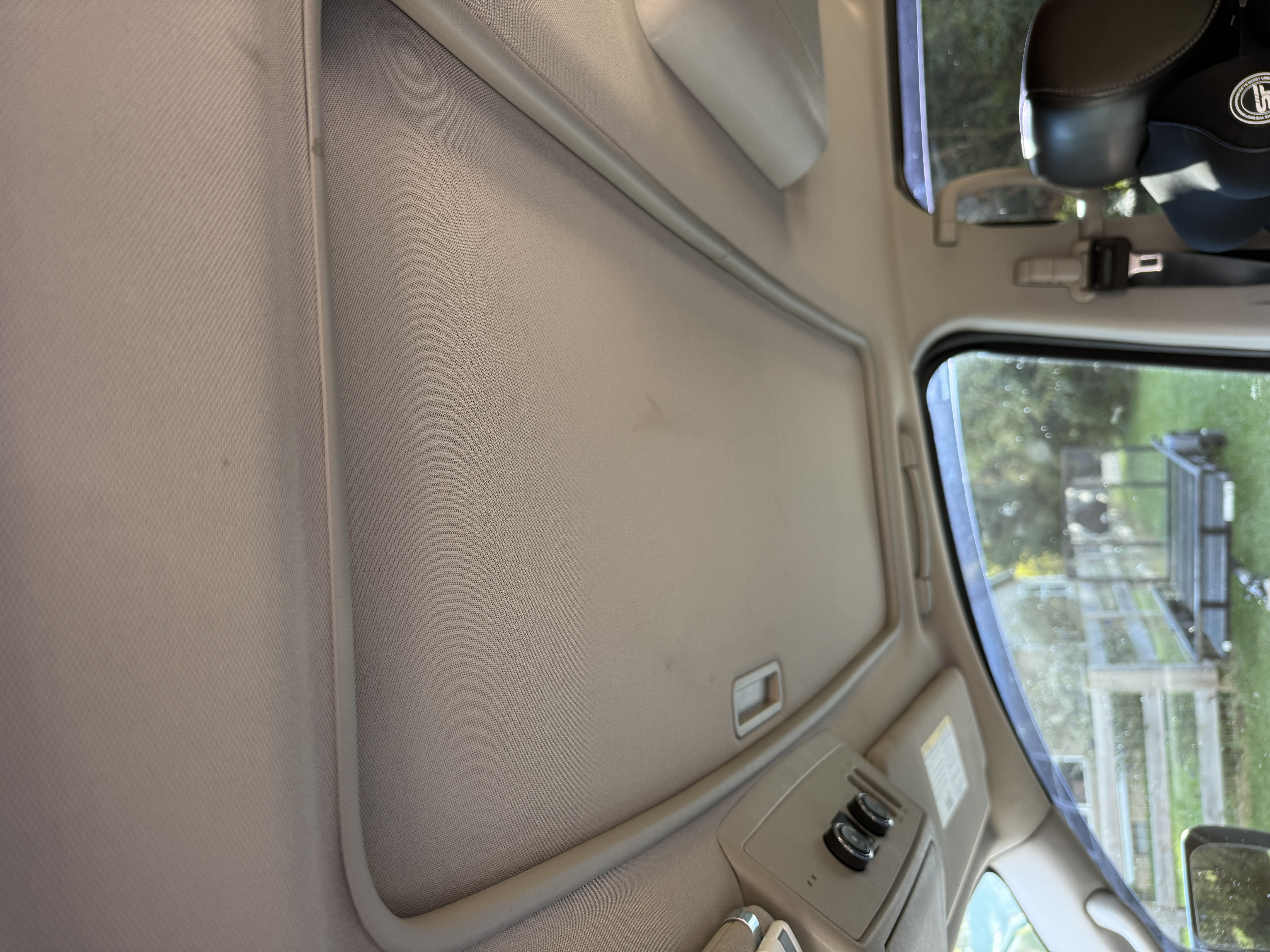 Used 2015 Nissan Armada Platinum w/ 2nd Row Captain Seat Package AWD/4WD image 14
