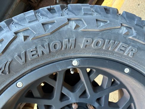 Used 2004 Ford F350 XLT image 25