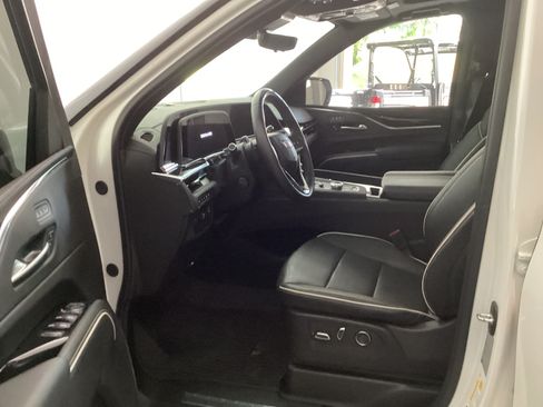 Used 2024 Cadillac Escalade Sport w/ LPO, ONYX Package AWD/4WD image 11