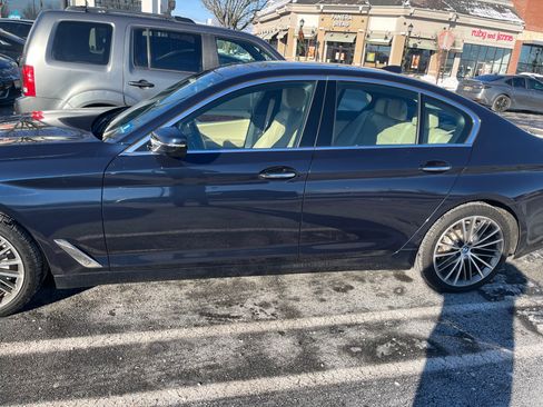 Used 2017 BMW 530i xDrive image 12