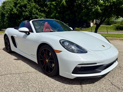 Used 2019 Porsche 718 Boxster GTS RWD image 9