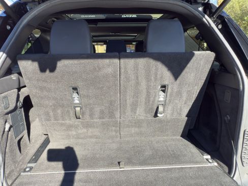 Used 2017 Land Rover Discovery SE image 13