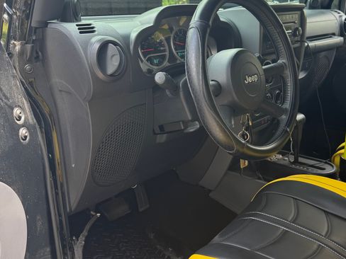 Used 2007 Jeep Wrangler Sahara w/ PWR Convenience Group image 9