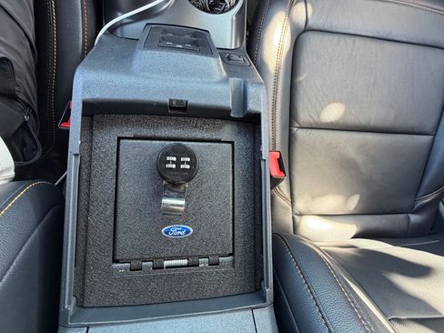 Used 2022 Ford Bronco Badlands AWD/4WD image 17